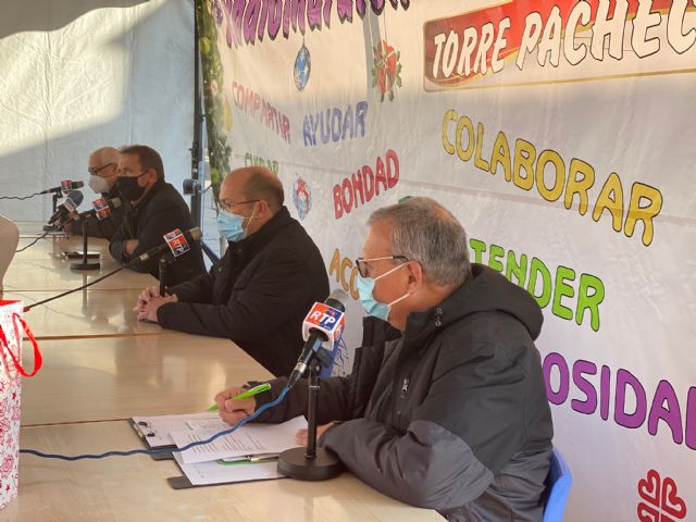 Los vecinos de Torre Pacheco donan más de 15.000 kilos de alimentos y 1.800 euros en el Radio Maratón Solidario a beneficio de Cáritas